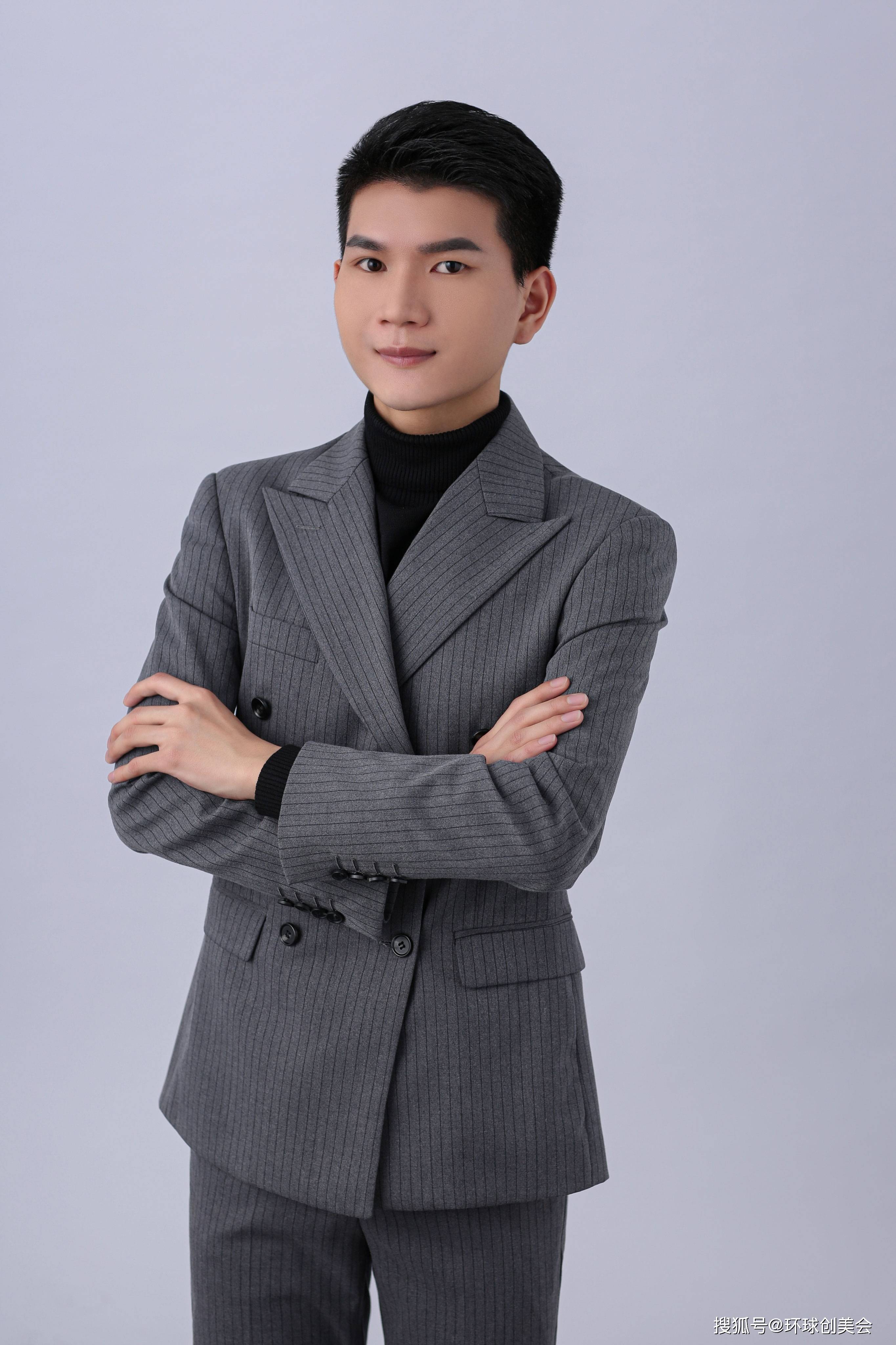 罗金华 视觉与舞美负责人
